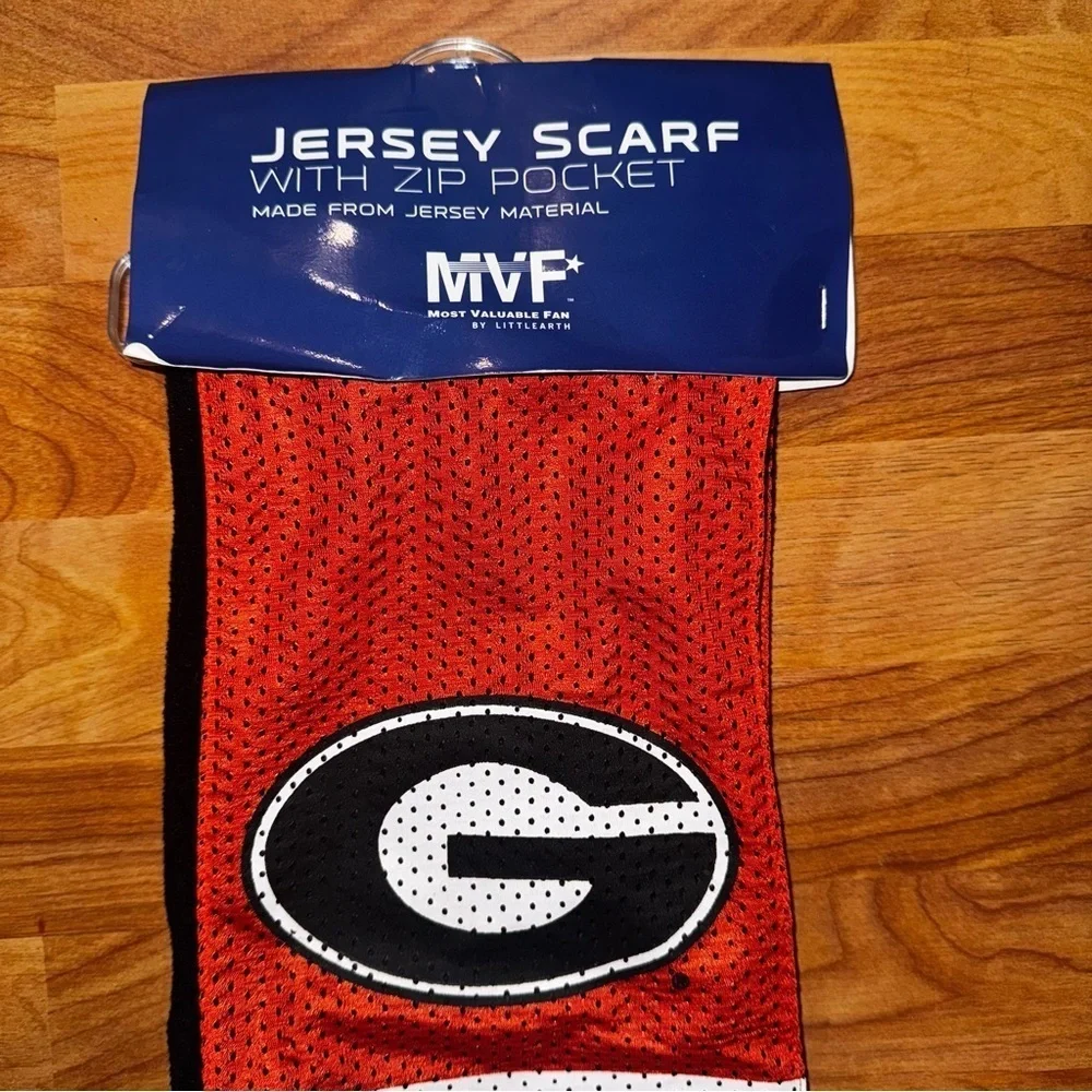 Georgia Bulldogs Jersey Scarf With Zip Pocket Fleece On Other Side New With Tags